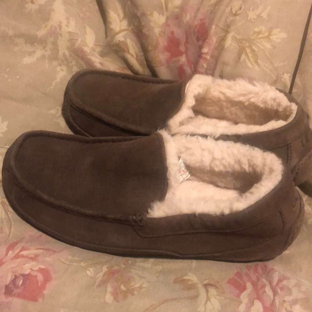 Uggs slippers